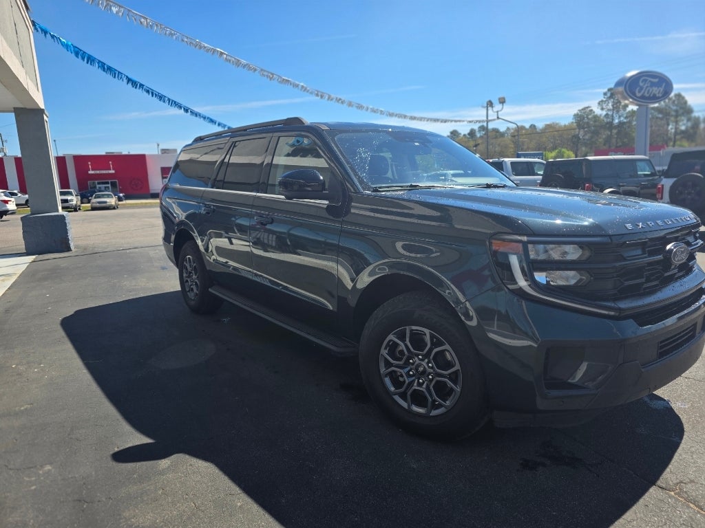 2025 Ford Expedition MAX Active